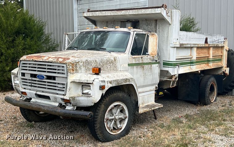 1985 Ford F600  dump truck - HX9943