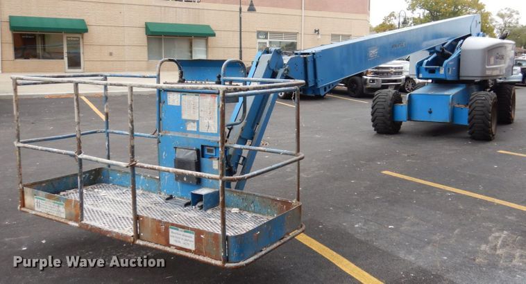 2008 Genie S-85  boom lift - JL9880