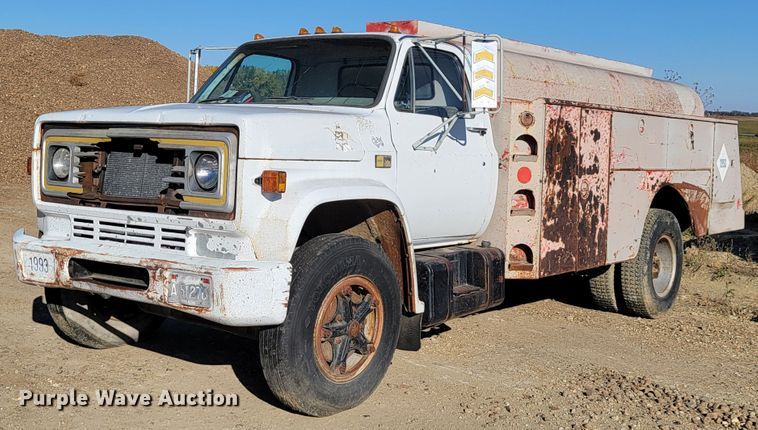 1980 Chevrolet 70  fuel / lube truck - LL9562