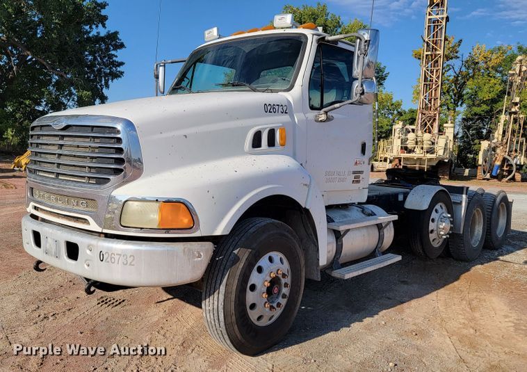 2007 Sterling LT9500  semi truck - LO9054