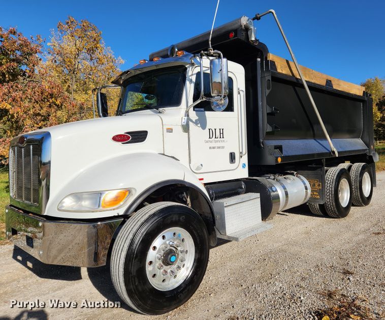 2015 Peterbilt 348  dump truck - MK9440