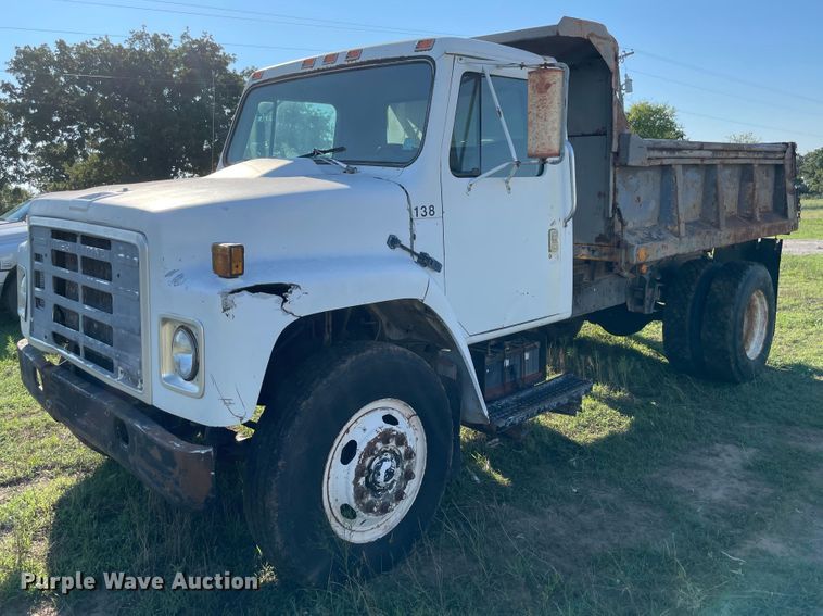 1985 International 1954  dump truck - MR9334
