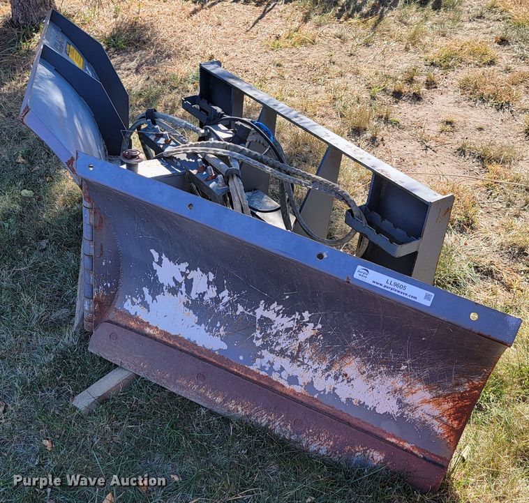 Edge  84"W skid steer snow plow - LL9605