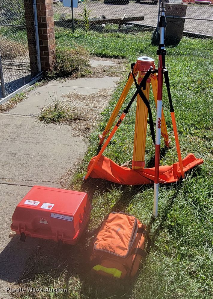 Leica TCR407  total station - LL9617