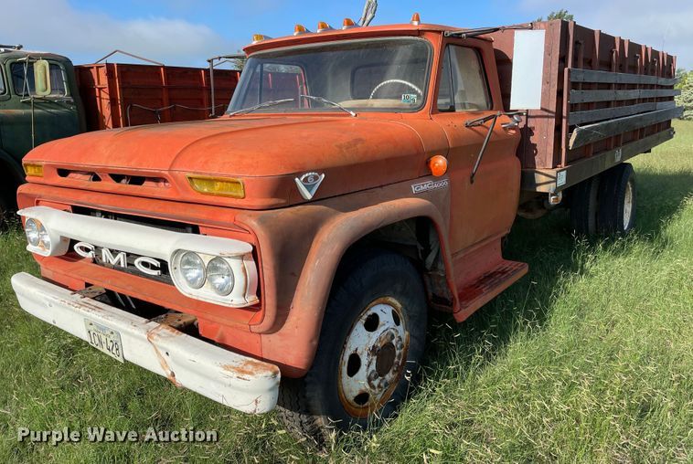1966 GMC 4000  grain truck - DN5172