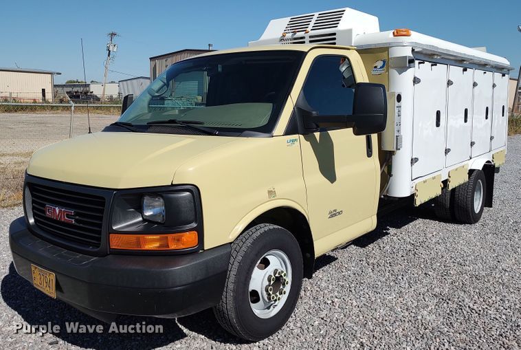 2014 GMC Savana G4500  refrigerated delivery van - LK9949