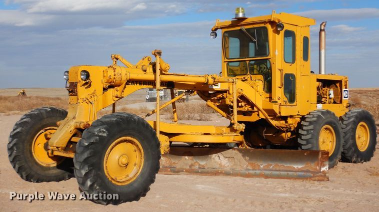 1973 Caterpillar 12F  rigid frame motor grader - DF8191