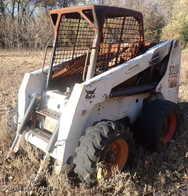 2007 Bobcat S220  skid steer loader - DQ3112