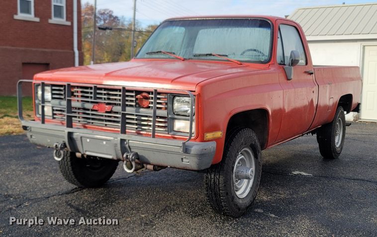 1985 Chevrolet D30  pickup truck - LN9716
