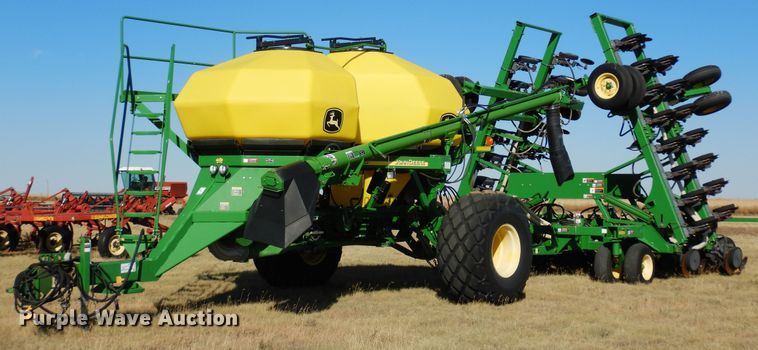 2010 John Deere 1890  air seeder - DF8154