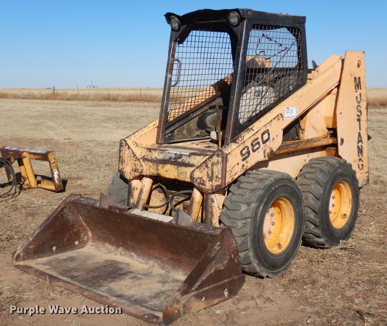 Mustang 960  skid steer loader - DK8761