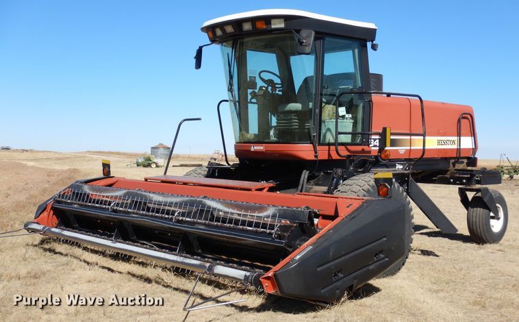 2002 Hesston 8450  windrower - DN6264