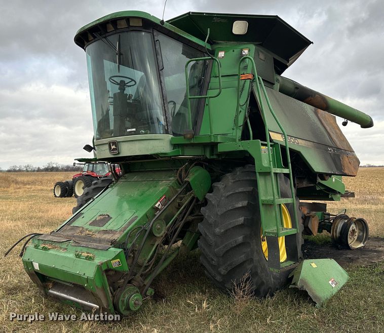 1995 John Deere 9500  combine - JD9161