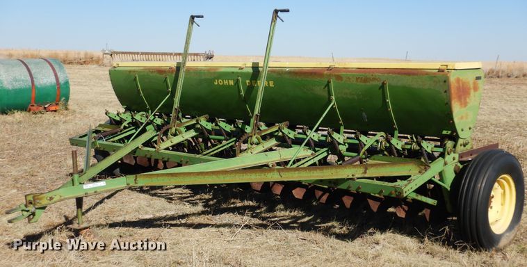 John Deere 1610B  grain drill - MR9594