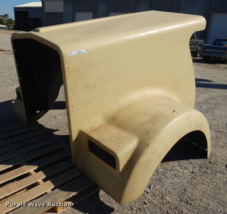 Kenworth W900  fiberglass hood - KO9884