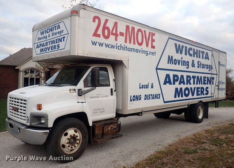 2005 GMC C6500  box truck - DI1913