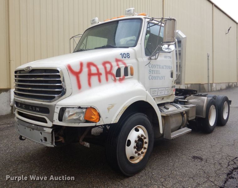 2006 Sterling A9500  semi truck - JL9910