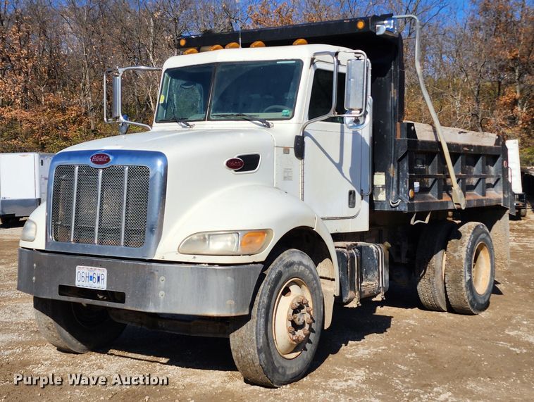 2007 Peterbilt 335  dump truck - DM4900