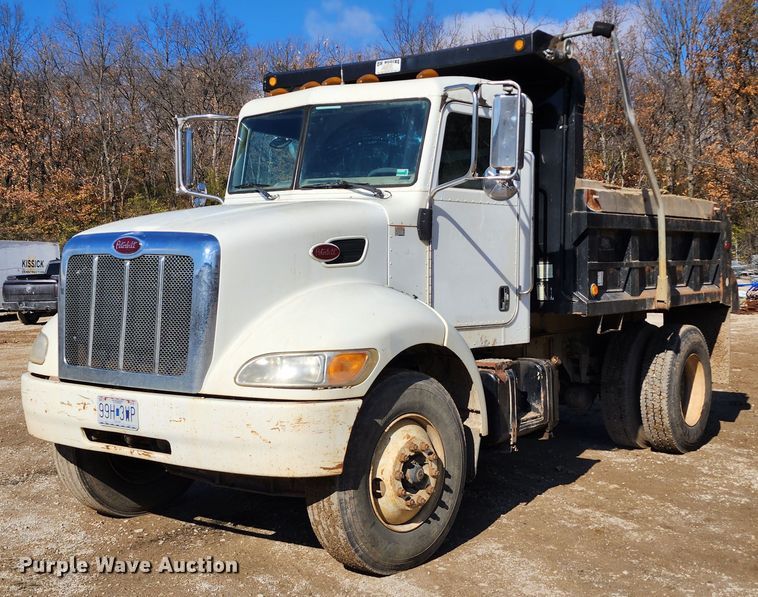2007 Peterbilt 335  dump truck - DM4904