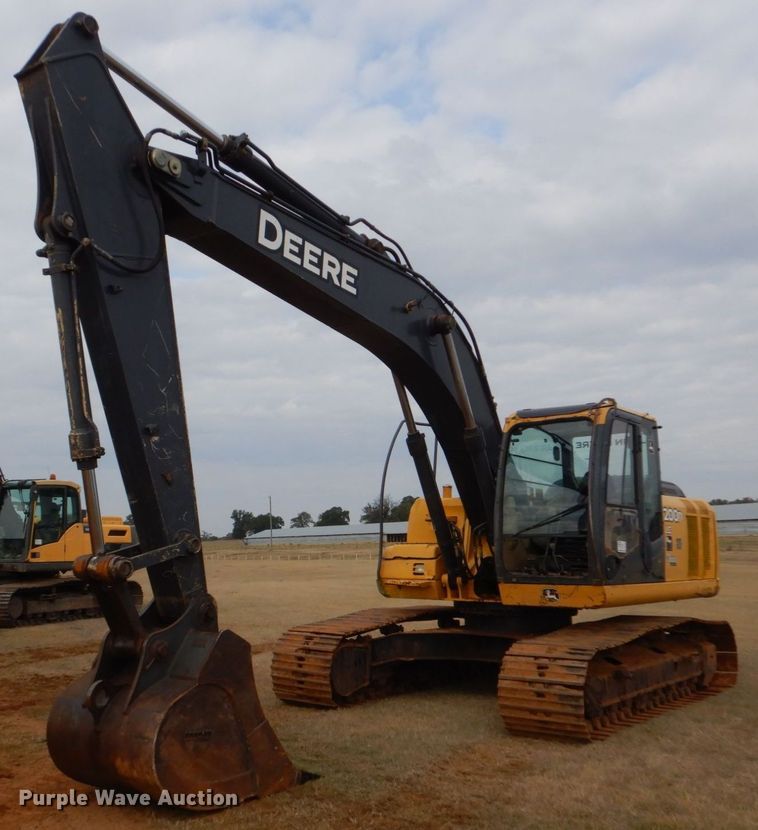 2011 John Deere 200D LC  excavator - DP8586