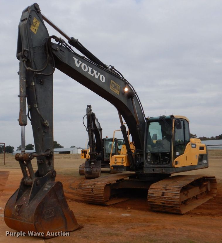 2013 Volvo EC220DL  excavator - DP8587