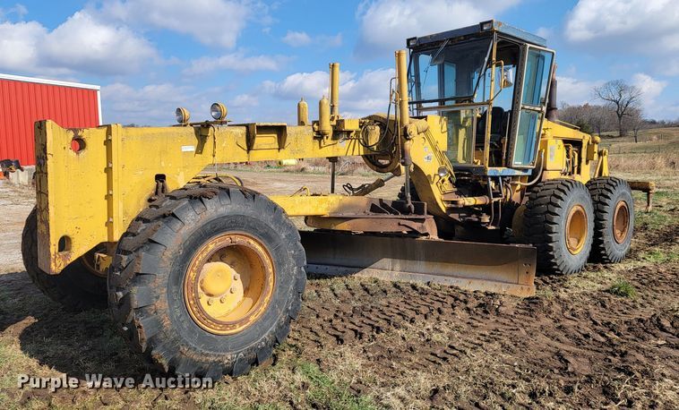 Komatsu GD705A-4  motor grader - KB9943