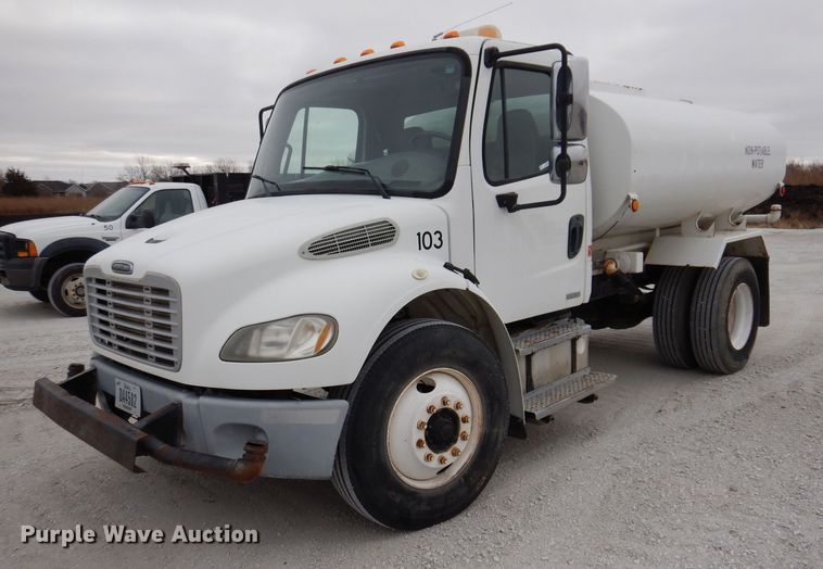 2006 Freightliner Business Class M2  water truck - KW9701