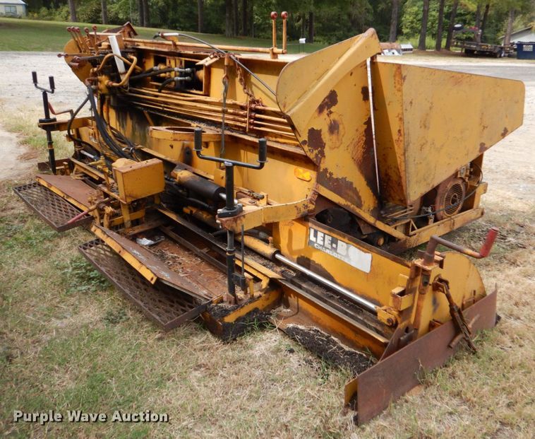 LeeBoy  paver - LS9899