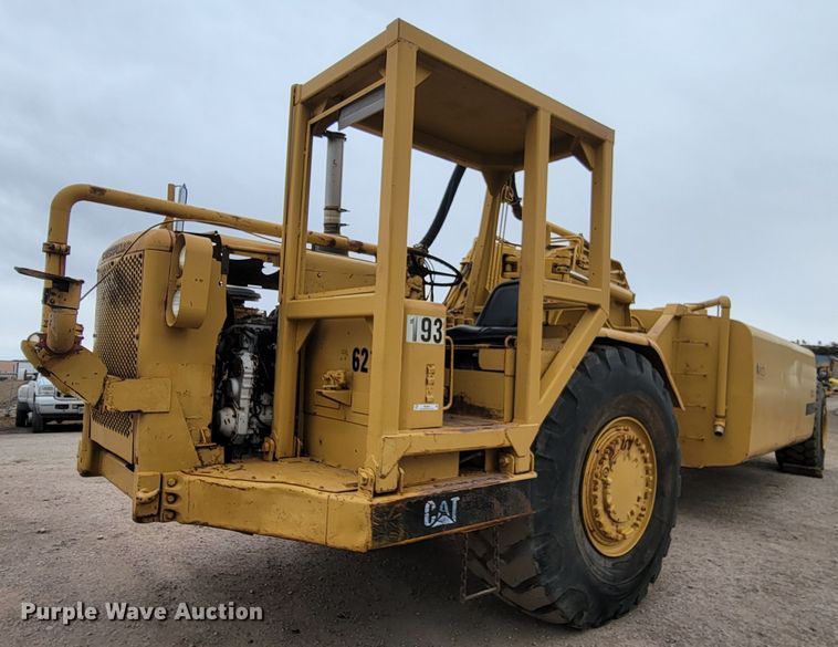 Caterpillar 621J  water wagon - ME9565