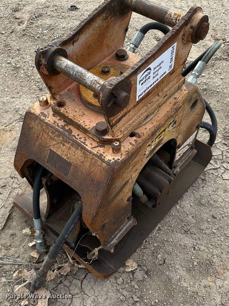 NPK  vibratory plate compactor - DK1034