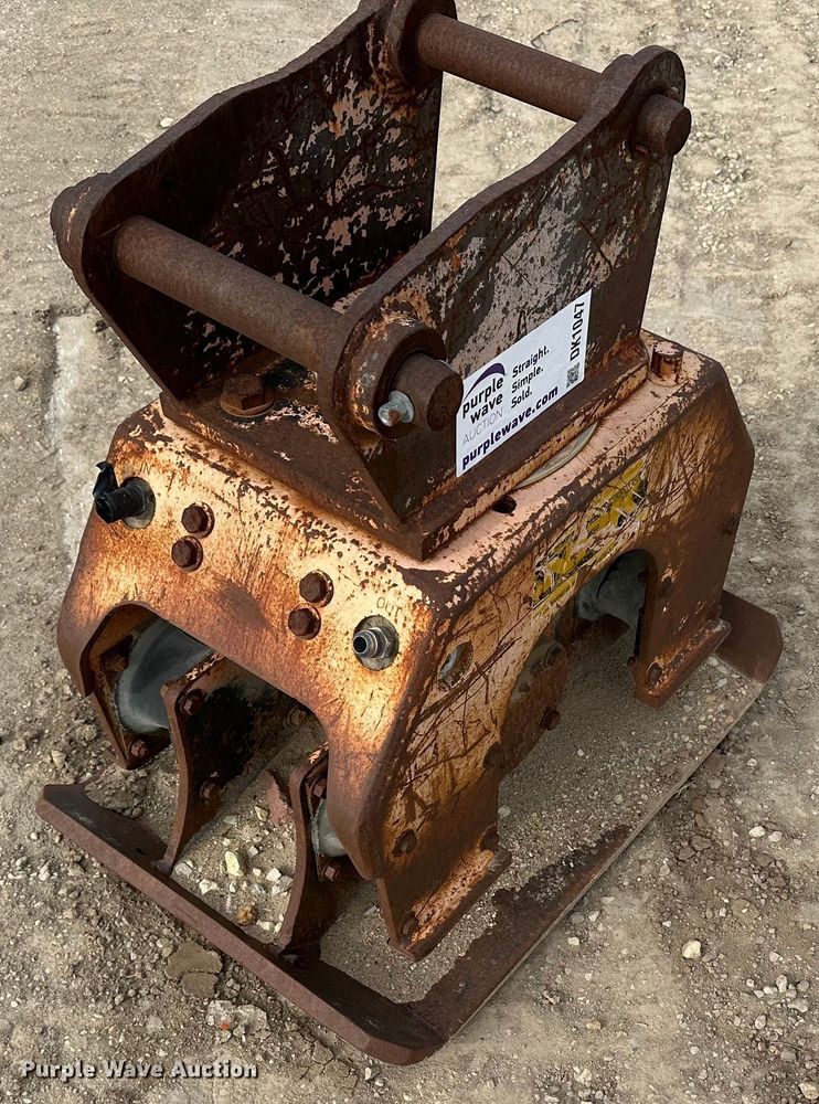 NPK C-48  vibratory plate compactor - DK1047