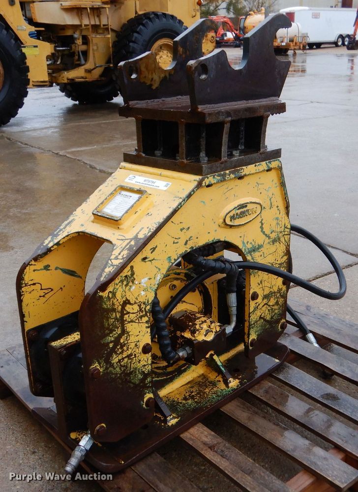 2012 Magnum RHF15V PA  plate compactor - MT9794