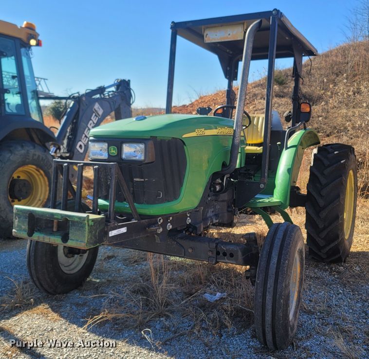 John Deere 5325  tractor - JU9829