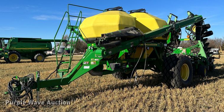 2014 John Deere 1890  air seeder - DH1778