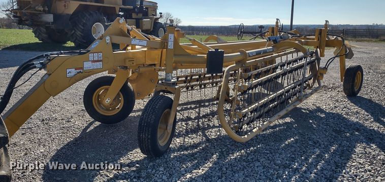 Vermeer R2300  hay rake - JK9043
