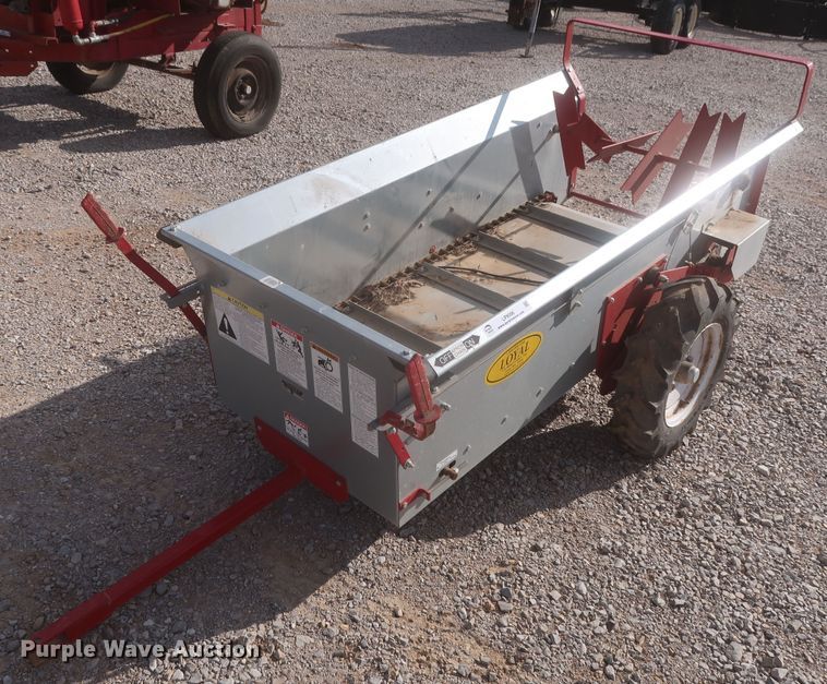 T.R. Metal Crafters MS23B  manure spreader - LP9096