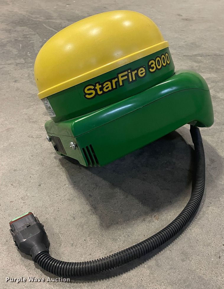 John Deere StarFire 3000  GPS receiver - MT9825