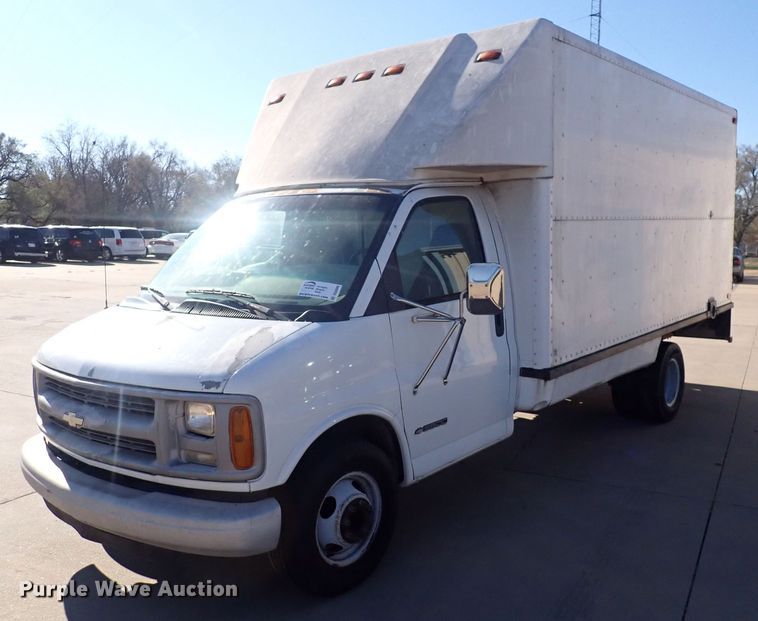 2000 Chevrolet Express G3500  delivery van - DQ4998