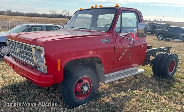 1980 Chevrolet K30  pickup truck - DR7391