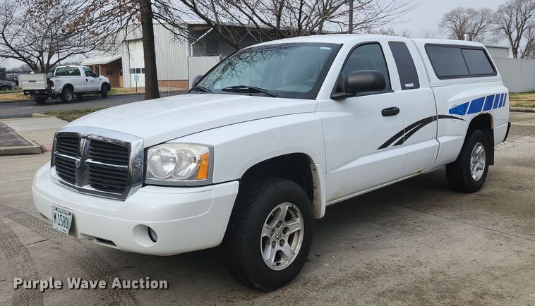 2006 Dodge Dakota SLT  Club Cab pickup truck - EA9437