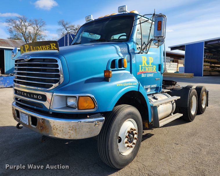 2005 Sterling LT9500  semi truck - JB9724