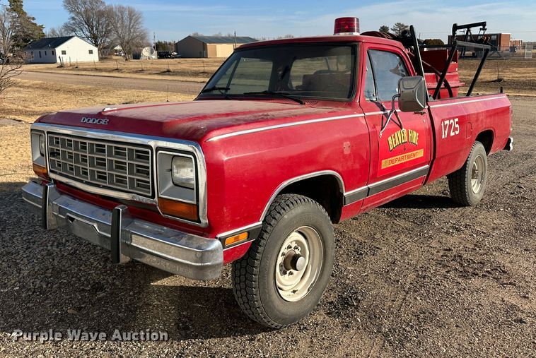 1985 Dodge W350  brush fire truck - JD9739