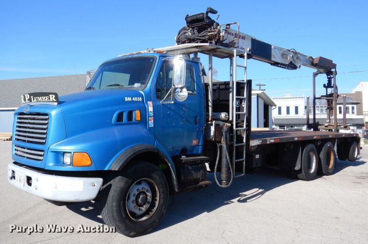 2000 Sterling LT9500  crane truck - JL9771