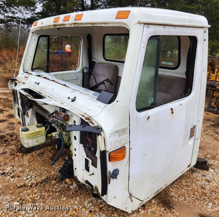 1998 International  cab - KT9547