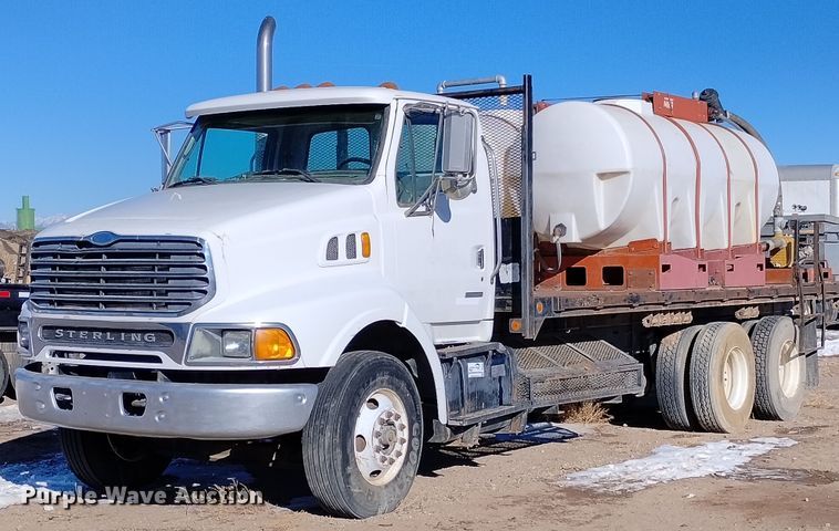 2002 Sterling L-Line  flatbed truck - DF8228