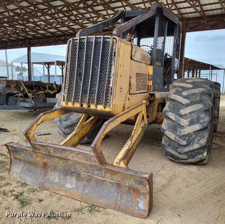 John Deere 640  skidder - DO3469