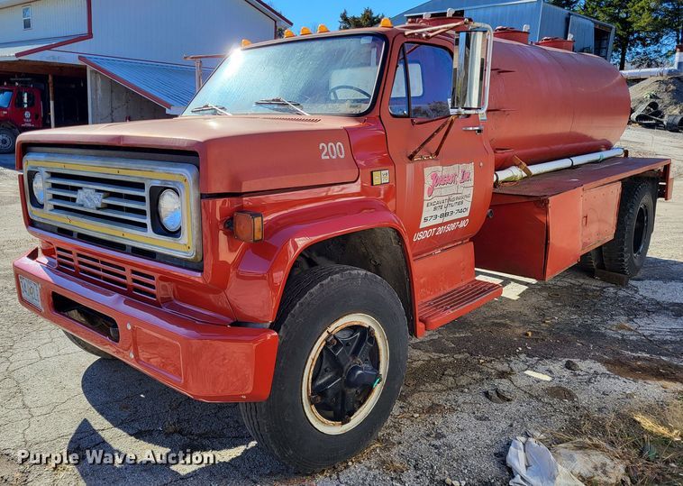 1980 Chevrolet 70  water truck - DO3492