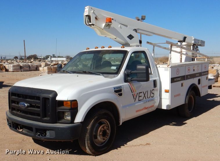 2008 Ford F350 Super Duty XL  bucket truck - DQ1911