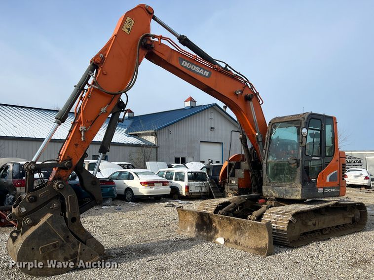 2017 Doosan DX140LCR-5  excavator - JU9861