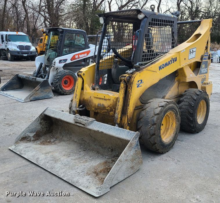 2006 Komatsu SK1026-5N  skid steer loader - JW9913